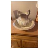 Pitcher and bowl set a marked iron stone, England