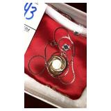 Ivory rose pendant necklace w/ pouch