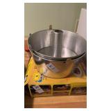 Angel food cake pans