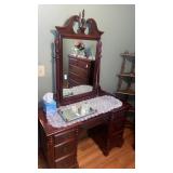 Vanity w/reeded columns no contents