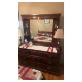 Dresser w/mirror no contents