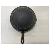 Vintage cast iron skillet USA 10 5/8in