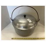 Club aluminum covered cook pot with handle