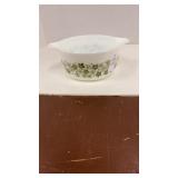 Pyrex 1 1/2 qt ovenware bowl