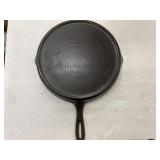 Wagner Ware cast-iron griddle 11in