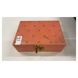 Vintage jewelry box- pink flower pattern