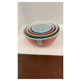 Pyrex mixing bowl set (4). 4 qt, 2 1/2 qt, 1 1/2