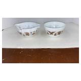 2 Pyrex bowls ï¿½ 1 1/2 qt and 1 1/2 pt