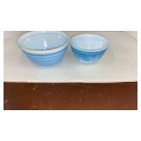 2 Pyrex bowls. 1 1/2 qt and 1 1/2 pt