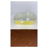 Pyrex lidded storage container. 1 1/2 qt,  7 x 9
