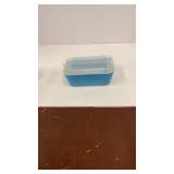 Pyrex lidded storage container 4 x 7 inches