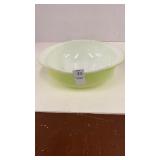 Pyrex 2 qt casserole ovenware dish