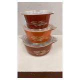 Pyrex Ovenware set with glass lids (3). 2 1/2