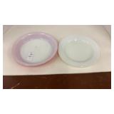 Pyrex pie plate 8 1/2 in and Pyrex dinner plate