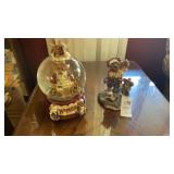 Boyds Bear musical snow globe & golfer- lot of 2