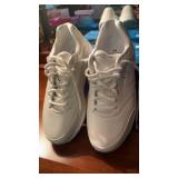 Brooks Addiction walker. Size 8 1/2