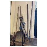 Hand Tool Lot, Shovels, Garden Hoe, etc
