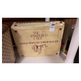 The Pampered Chef Apple Peeler In Box