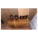 Jack O Lanterns and Christmas Tree