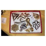 (9) vintage signed pin brooches - Trifari Lisner