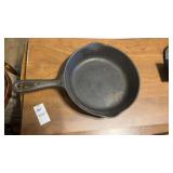 Wagner No. 5 Cast Iron Skillet 8 1/2 in