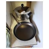 Farberware pot & skilet