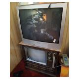 Toshiba 32" and vintage Zenith 19" tv sets lot of