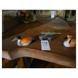 Small metal cannon & 2 ceramic ducks