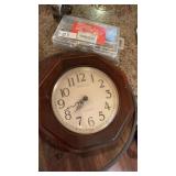 Spartus Wall Clock, Picture Hanging Kit, and Tray