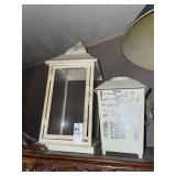2 decorative lanterns