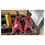 2 Jack Stands