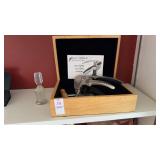 Swift Pull Wine Bottle Uncorker and glass wine