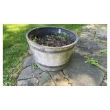 Barrel-style planter