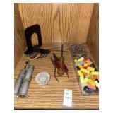 Miscellaneous lot of pliers, screwdrivers, caps,