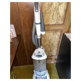 Shark vacuum cleaner lift away ** broken handle