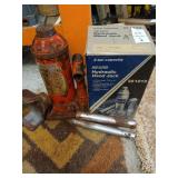 Lot of 2 bottle jacks