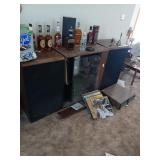 2 Marantz speakers and cabinet as is, records,