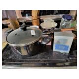 Cook pot & misc items
