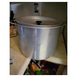 Stock pot