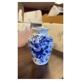 Biagioli Gubbio Italian ceramic bud vase