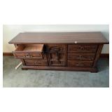 American of Martinsville wooden bedroom set (5) w/