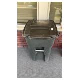 Toter Incorporated garbage can