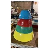 Vintage Pyrex Primary Colors nesting mixing bowl