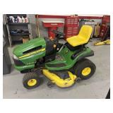John Deere LA145 riding lawn mower (246 Hrs)