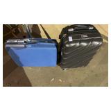 2 Hardshell suitcases