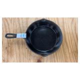 Cast Iron No. 5, 8 1/2 in Skillet