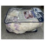 Full size Springmaid bed spread with pillow cases