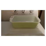 Vintage Pyrex loaf pan