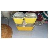 Vintage yellow Pyrex refrigerator dishes 4pc