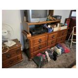 Dresser with mirror no contents